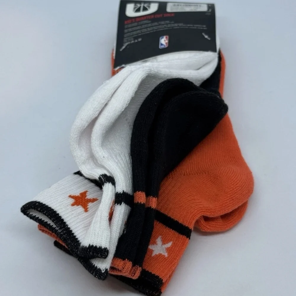 NWT Boy's New York Knicks Ultra Game 3 Pairs Quarter Cut Socks